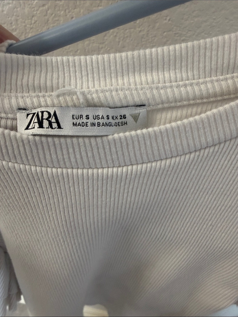 Zara Women’s Cream Ruffle Sleeve Ribbed Tee - Picture 2 of 2